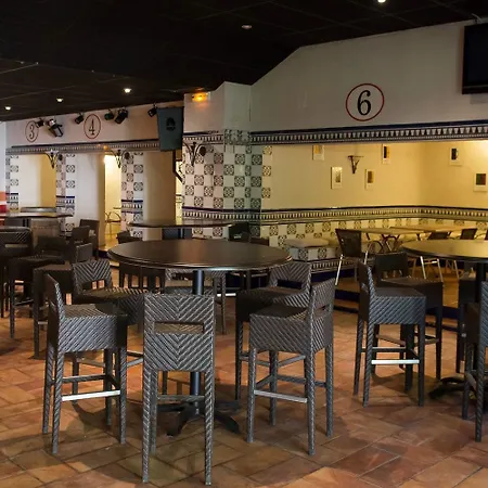奥利迪阿多尼斯阿尔勒公寓式酒店 公寓式酒店 3*